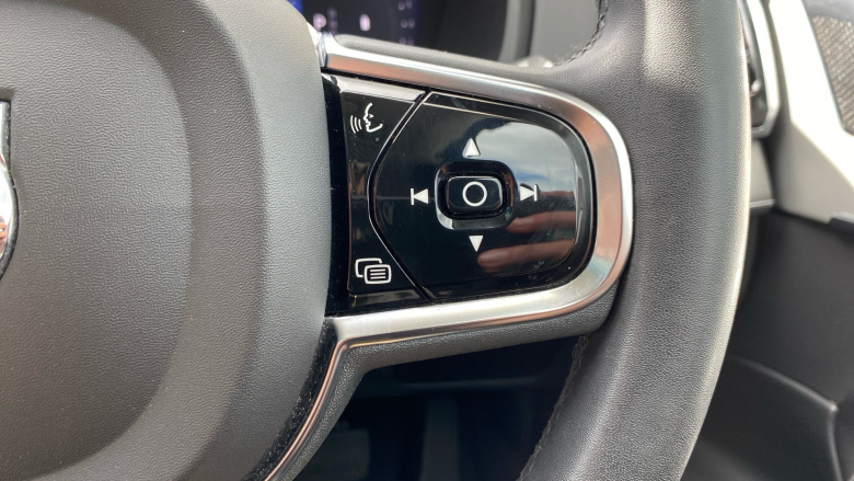 Volvo XC90 2.0 B5P [250] Plus Dark 5dr AWD Geartronic Petrol Estate